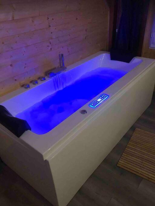 Cottage Cocooning Romantique Avec Jaccuzzi Prive Ancinnes Exteriör bild